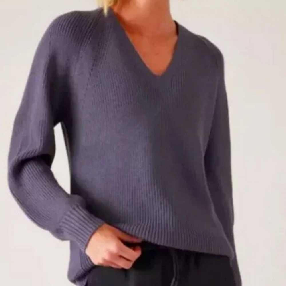 Athleta‎ Womens Hanover Relaxed V-Neck Merino Wool Sweater Thermolite Purple XXS